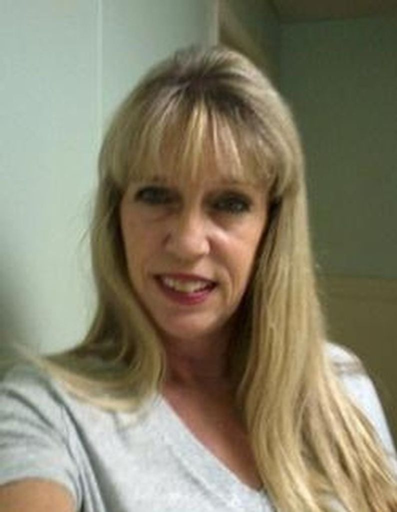Elizabeth Elaine Ezell "Liz" Johnston