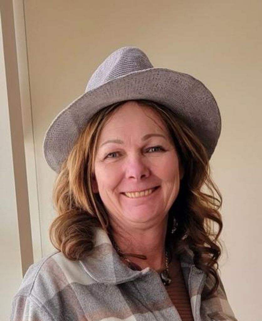 Sandra "Sam" Collecchi