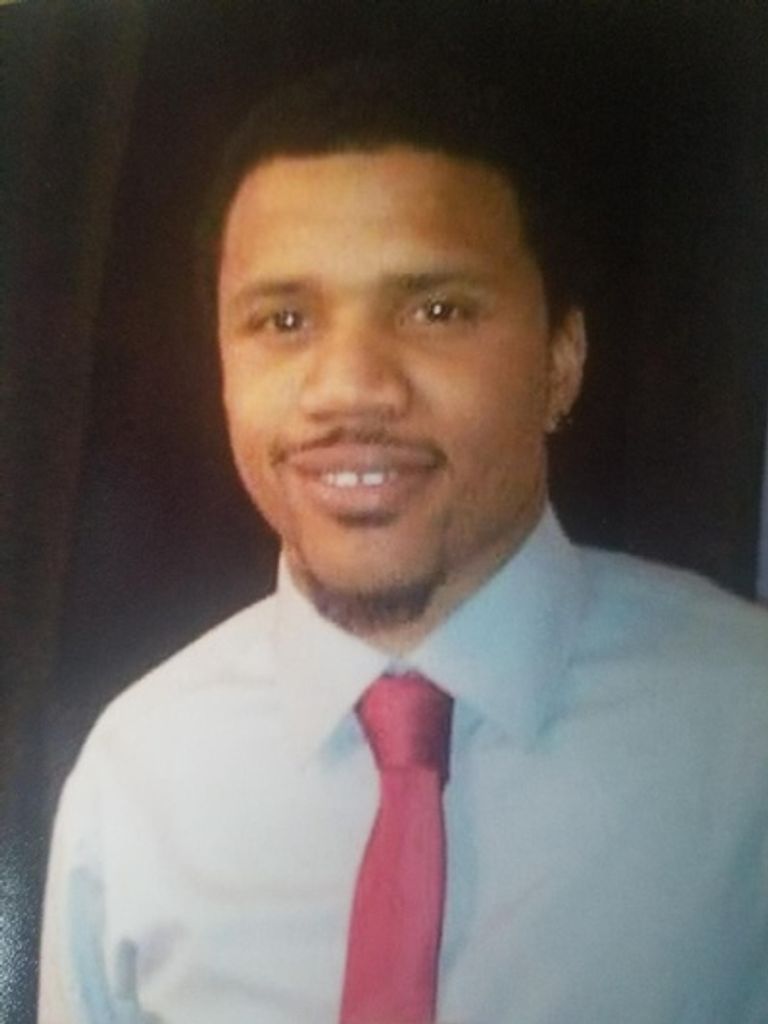 Tony Lee Moore Jr. Profile Photo