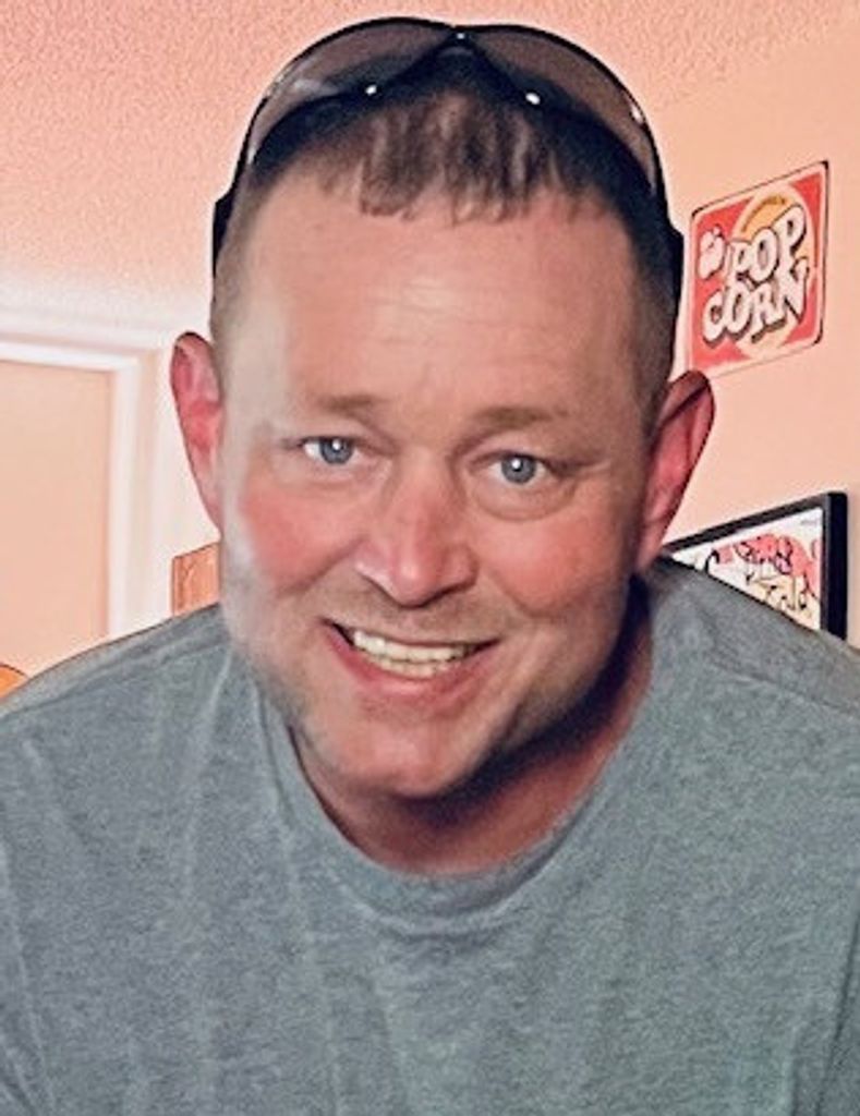 Jason Lee Young Profile Photo