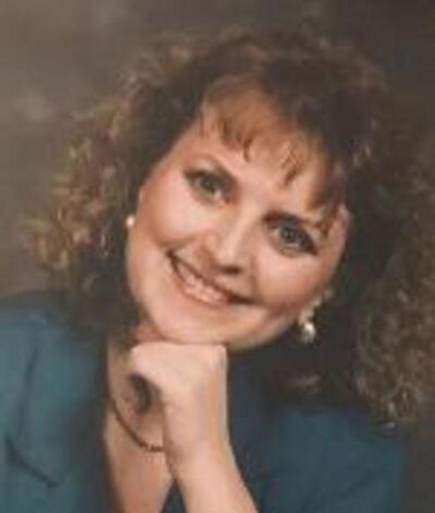 Daria Maria Waskiw Close Profile Photo