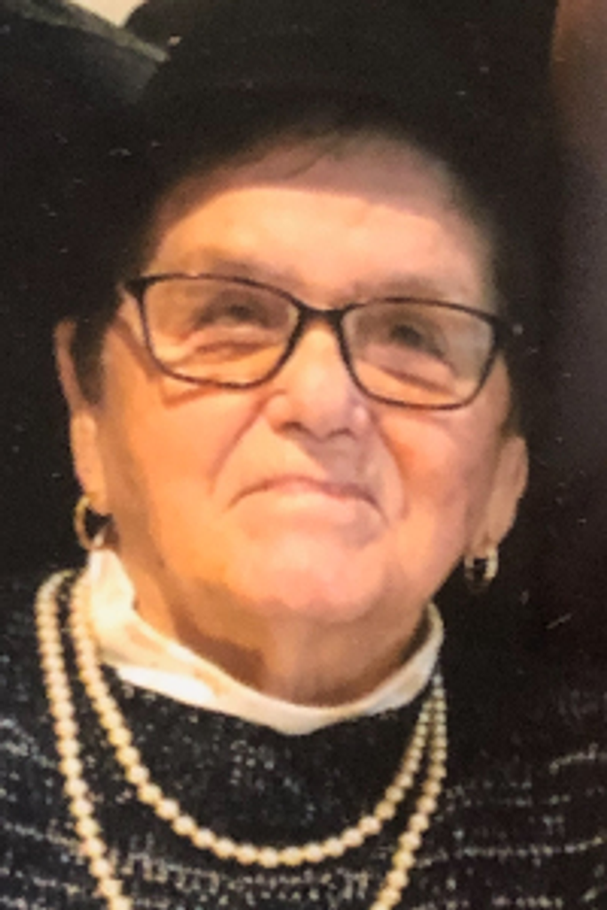 Regina (Pereira-Raposo) Camara