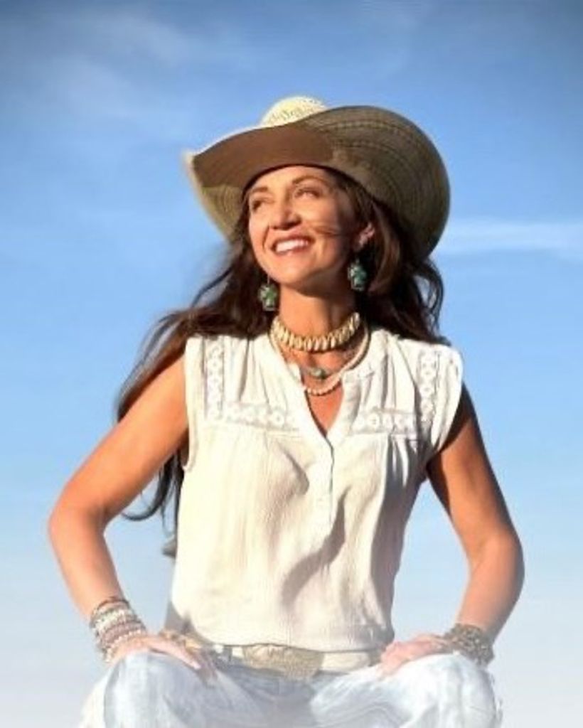 Courtney Elizabeth Robertson Profile Photo