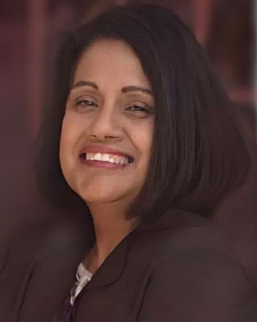 Margarita R Mendoza