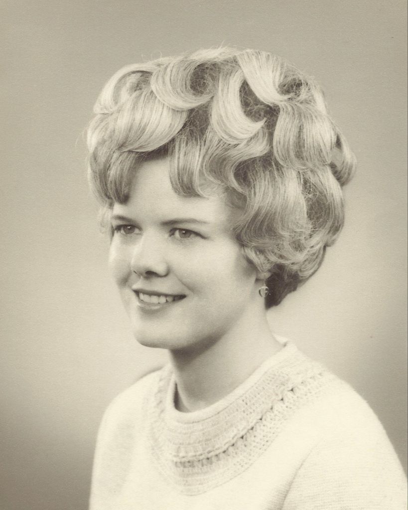 Linda Holt Moorehead