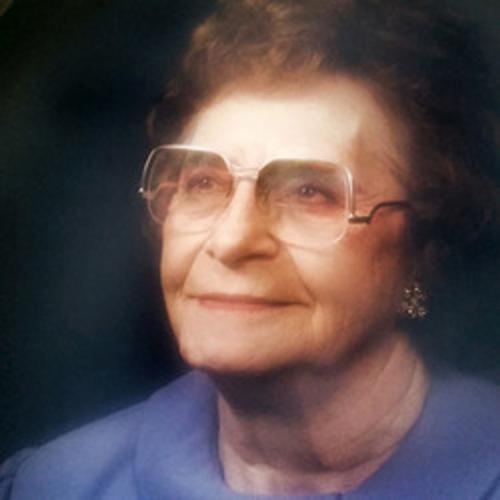 Lola Geary