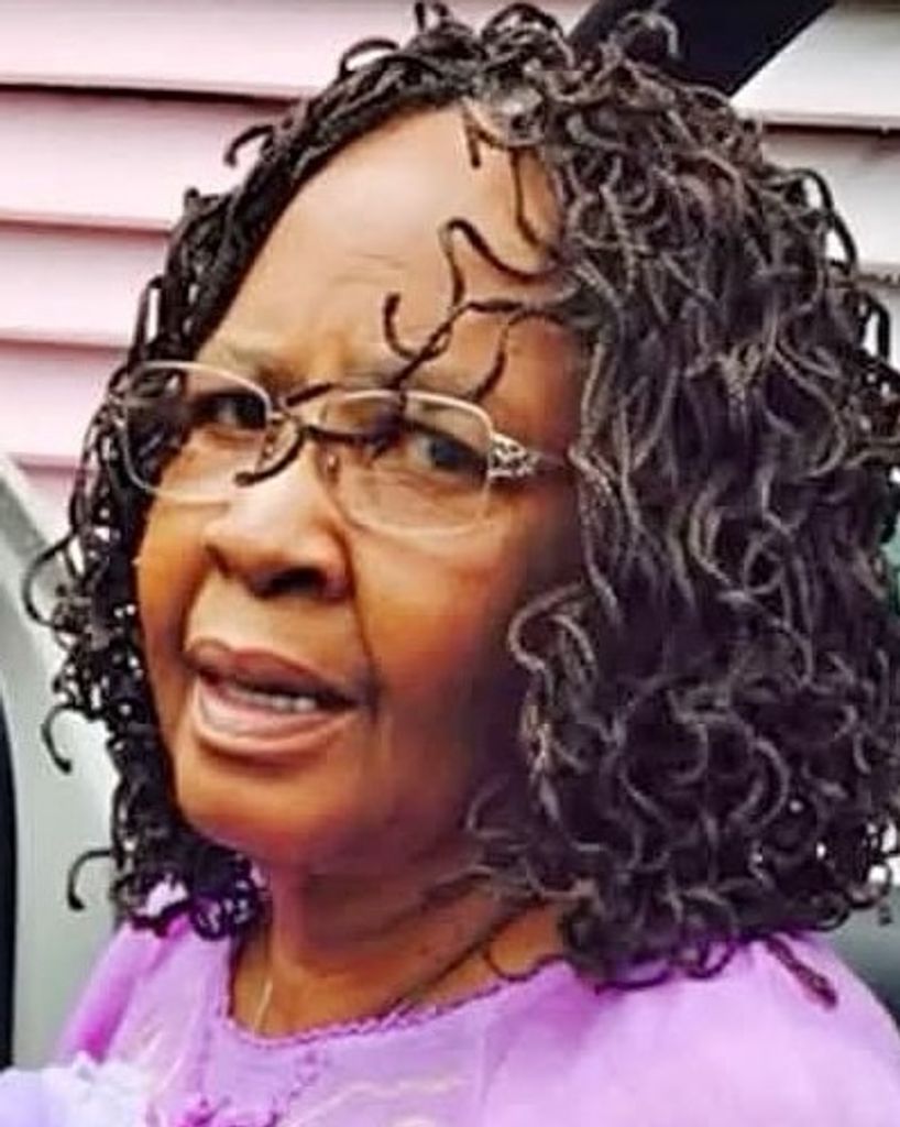 Roslyn Coaxum Profile Photo