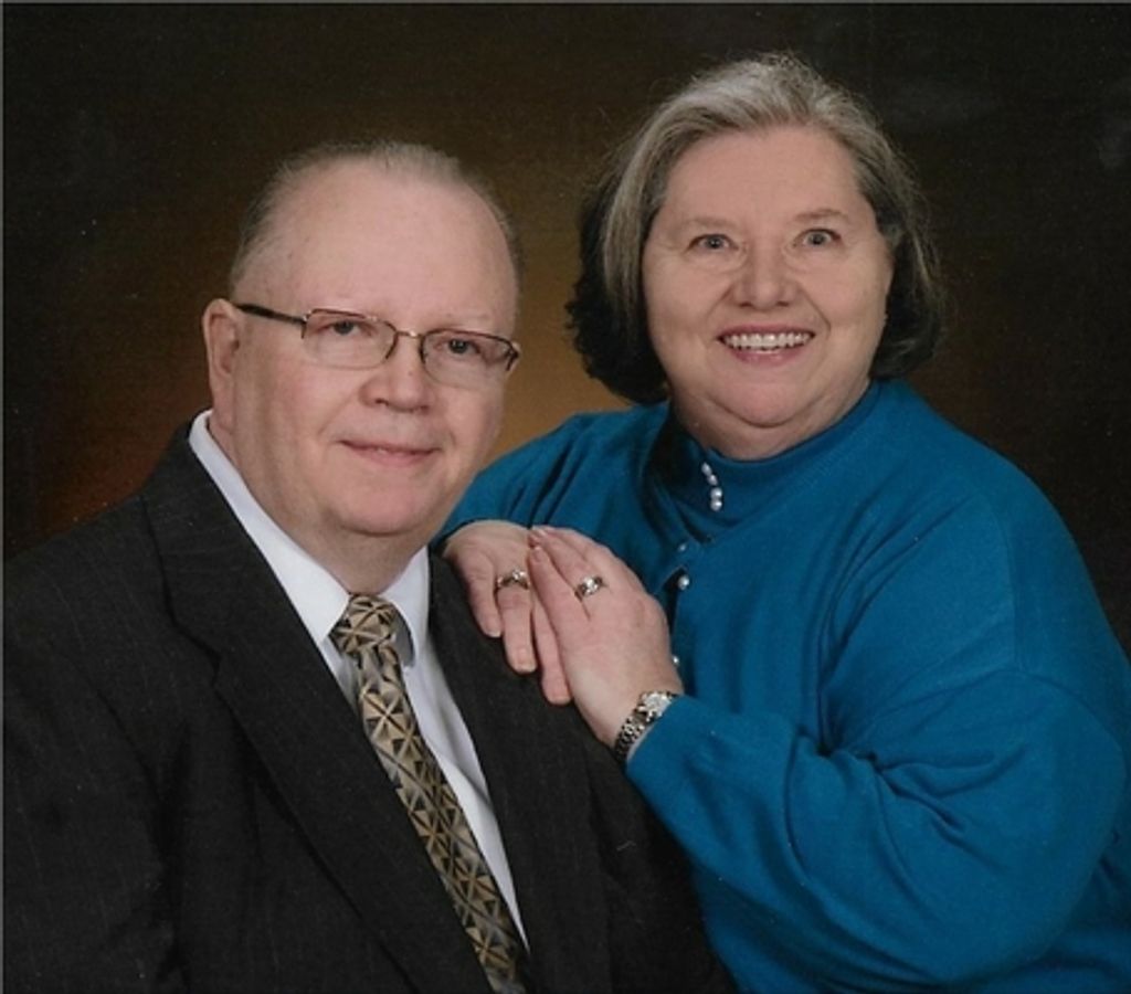 Gayle And Wayne Burkett Profile Photo
