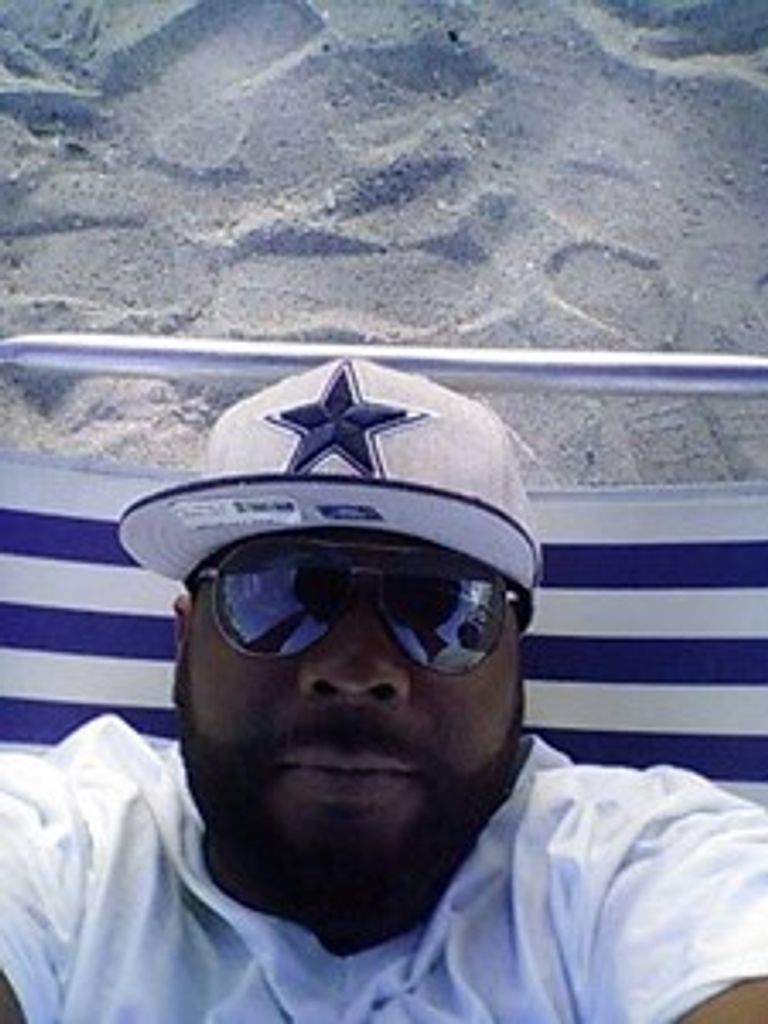 Desmond Lamont Bell Profile Photo