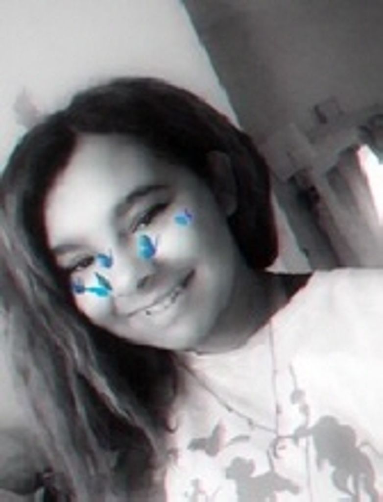 Aubrey Lovely Vilar