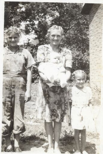 Etta Mae Dirks photo gallery thumbnail 8 of 92