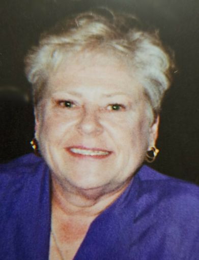 Dayna W. (Cobb)  Shewmaker photo gallery thumbnail 1 of 58
