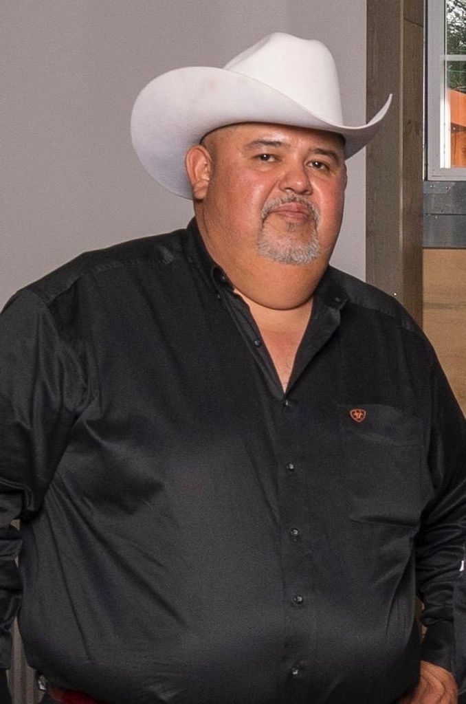 Carlos Robles-Vindiola