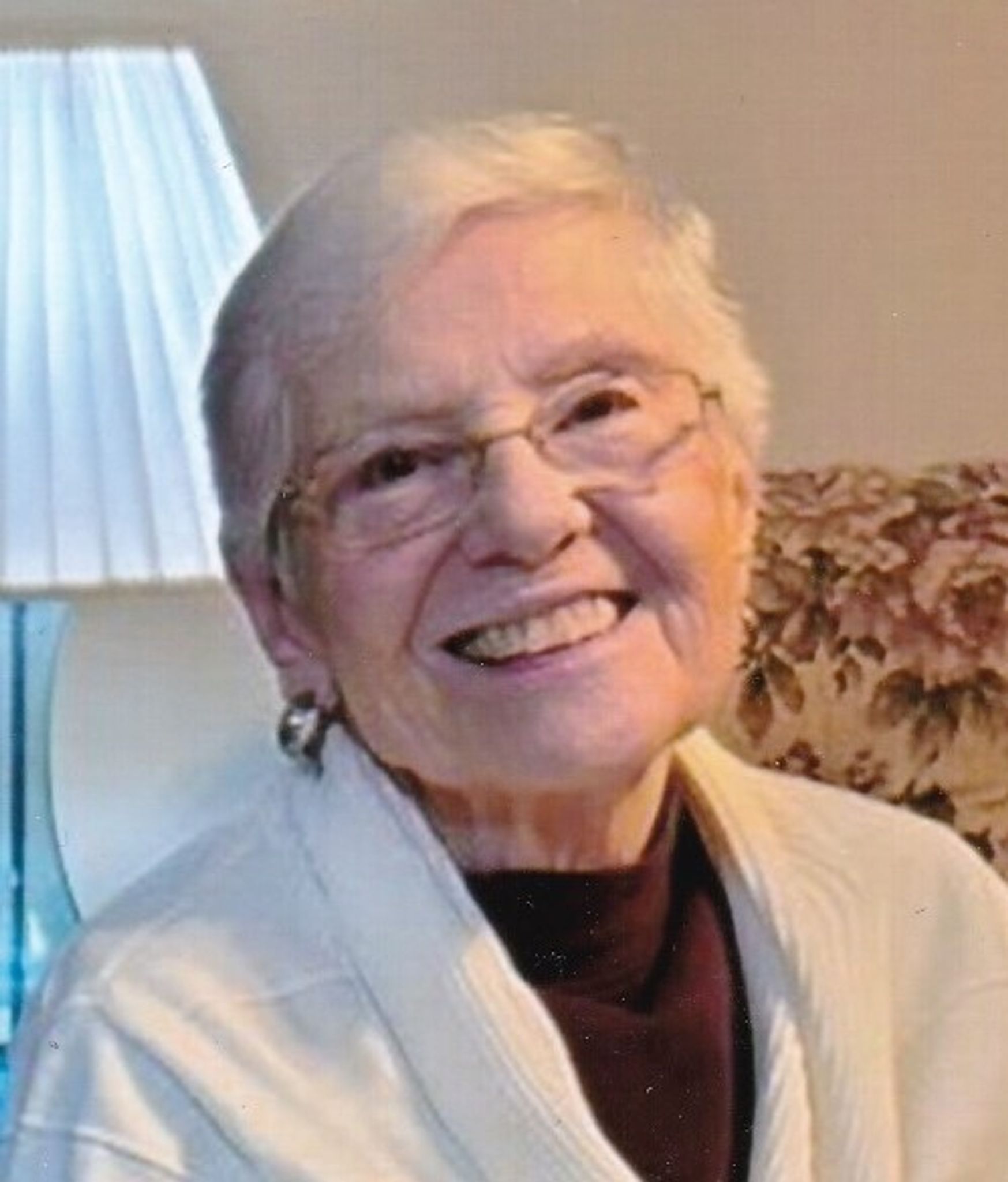 Verna F. Edwards Strandlund photo gallery image 1 of 75