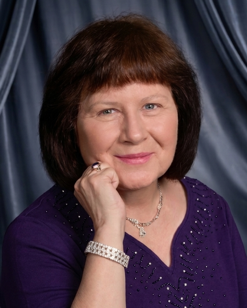Angie Hare Profile Photo