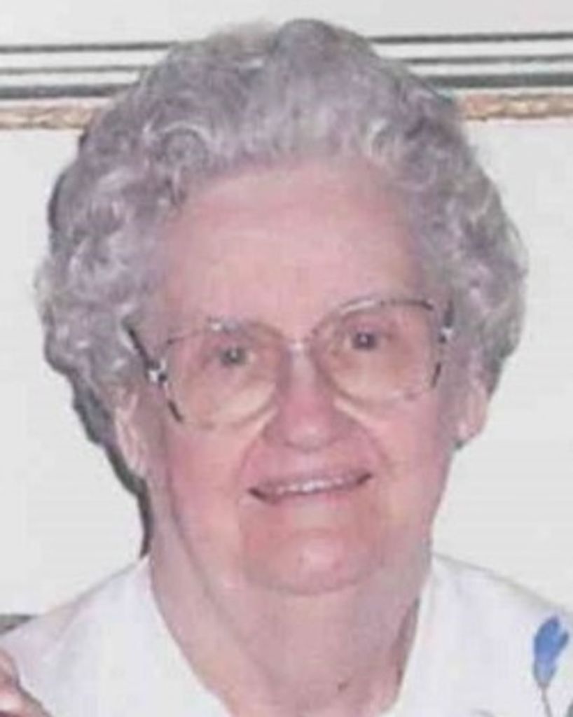 Elizabeth Ustanowski Profile Photo