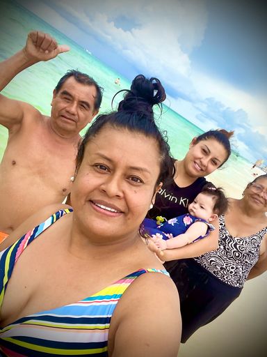 Karen Lizbeth Medellin photo gallery thumbnail 109 of 204