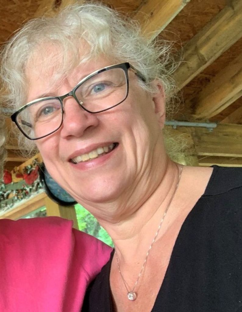 Linda M. (Sampson)  Tullar