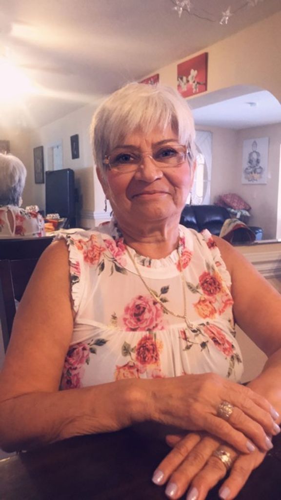 Estela Zamora Profile Photo