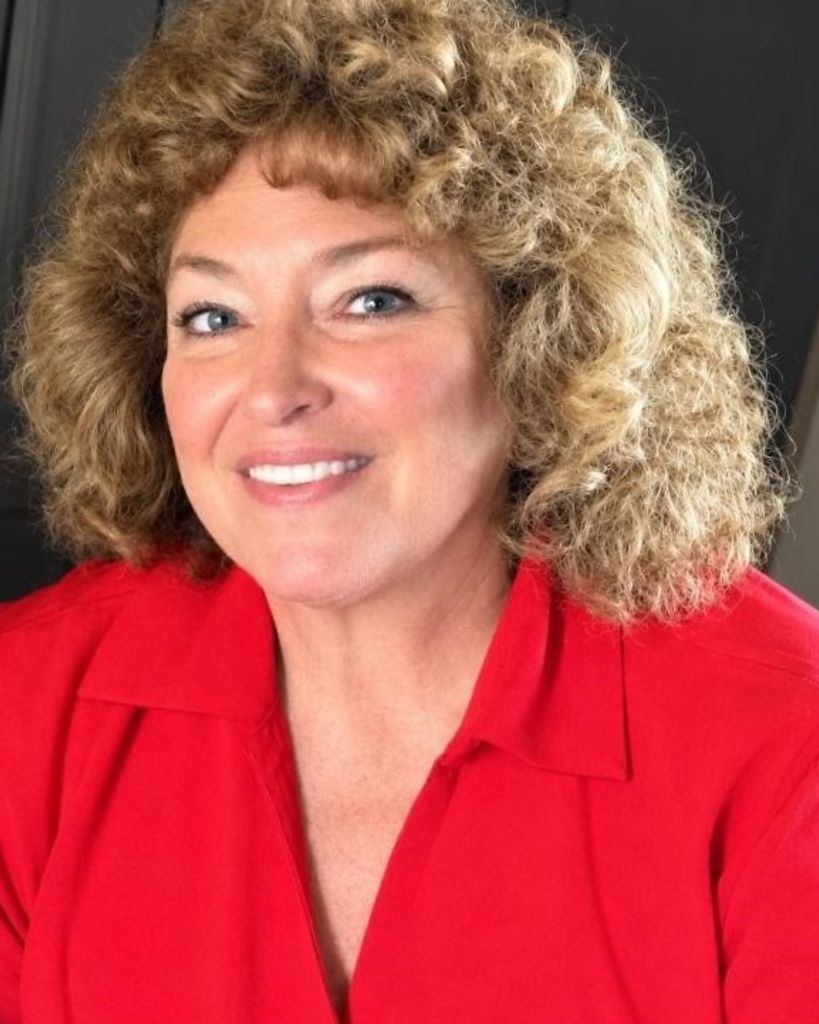 DELLA (RUSS) PROVINCE Profile Photo