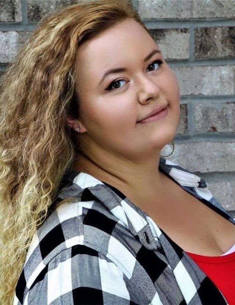 Kaitlyn Rae Czaplewski Profile Photo