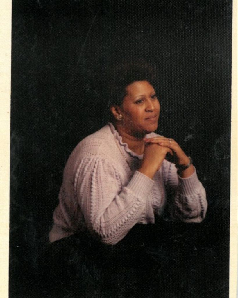 Eva Hall Profile Photo