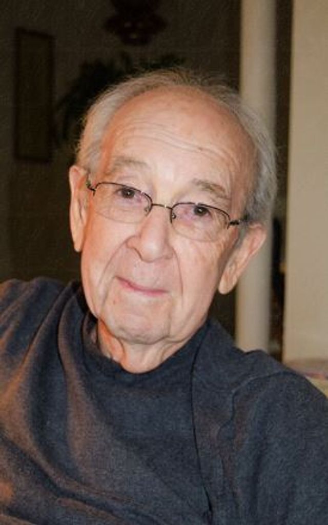 Aaron Makrouer