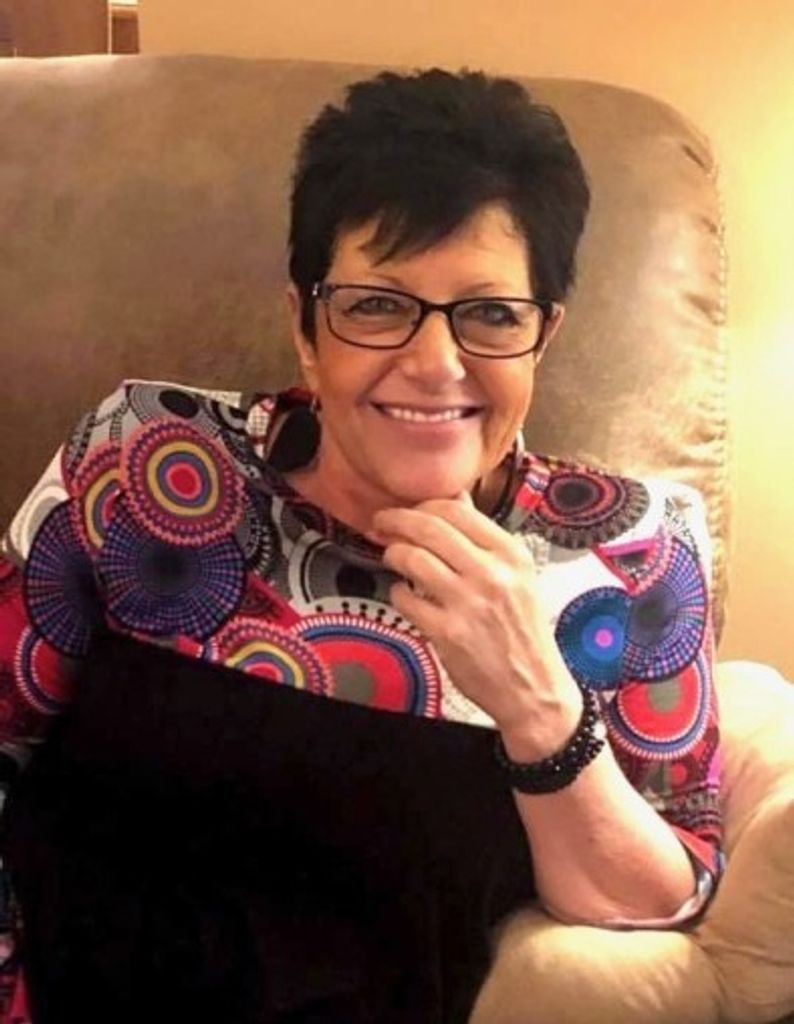 Sharon Lynn Holt