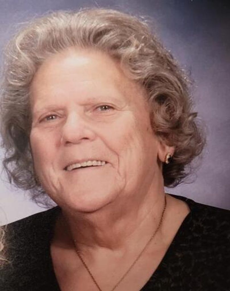 Evelyn Mae Lyons Profile Photo