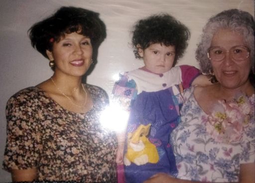 Yolanda C. Gonzalez photo gallery thumbnail 103 of 357