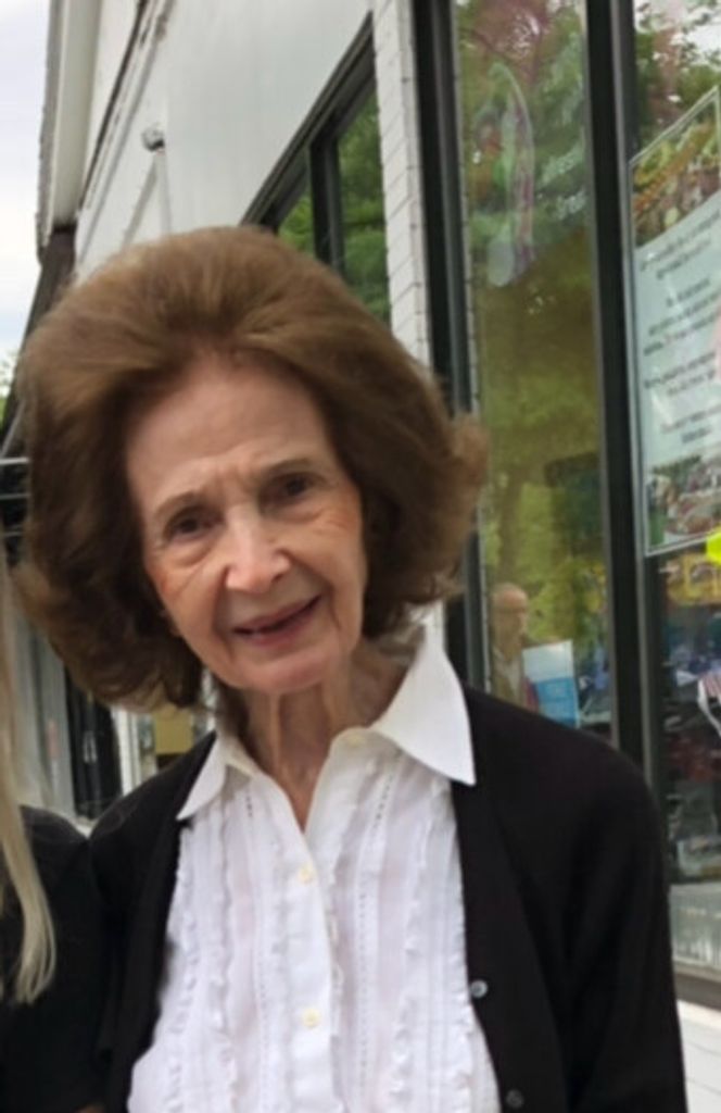 Lillian "Lindy" Jacks