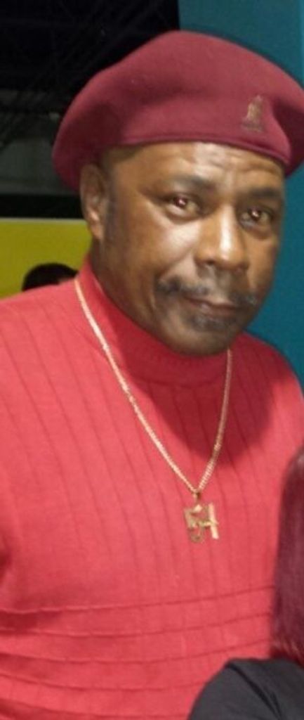 Christopher Roberts Profile Photo