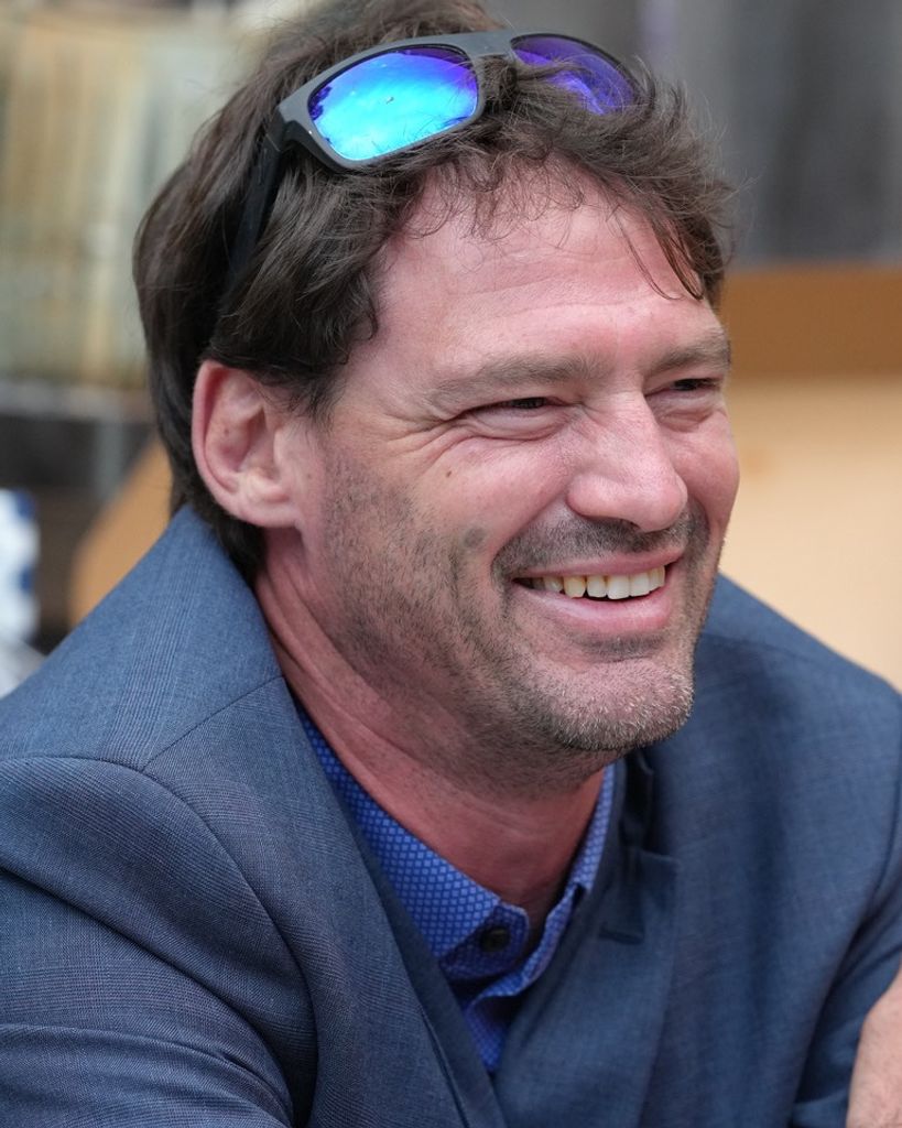 Oliver Luebker Profile Photo