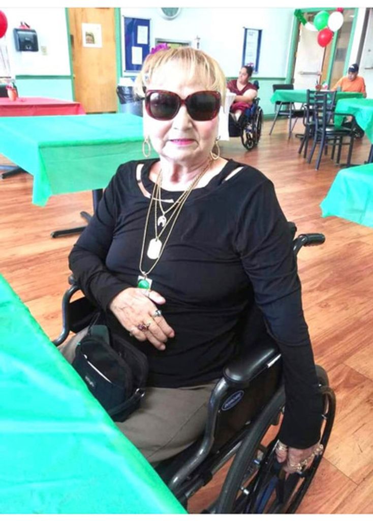 Esperanza E Molina Profile Photo