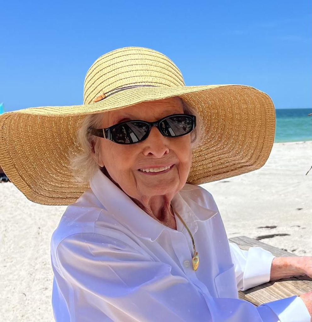 Charlotte Alexander Profile Photo