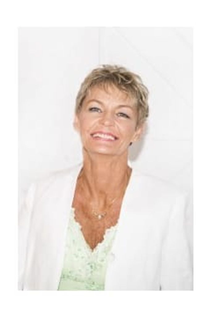 Mrs. Diane  LaPierre