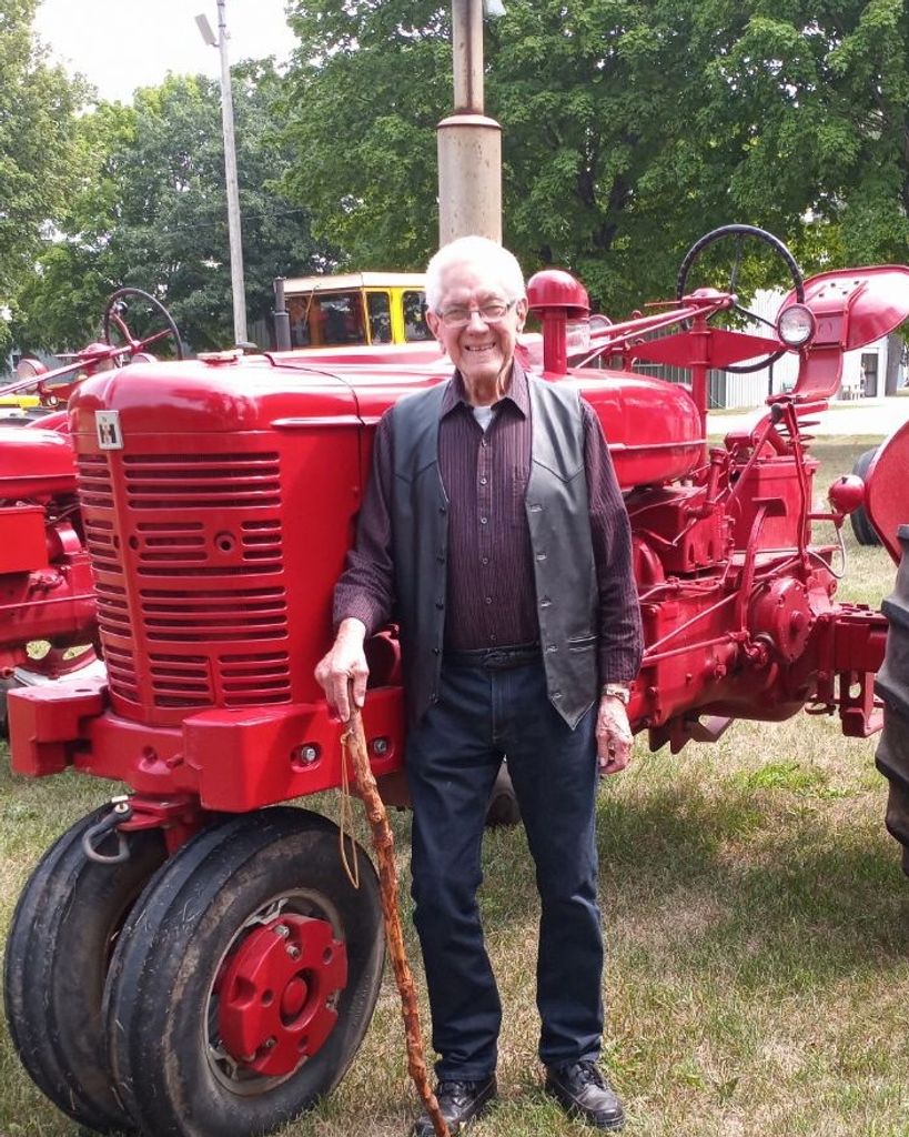 Pastor Emeritus Dale Redlin Profile Photo
