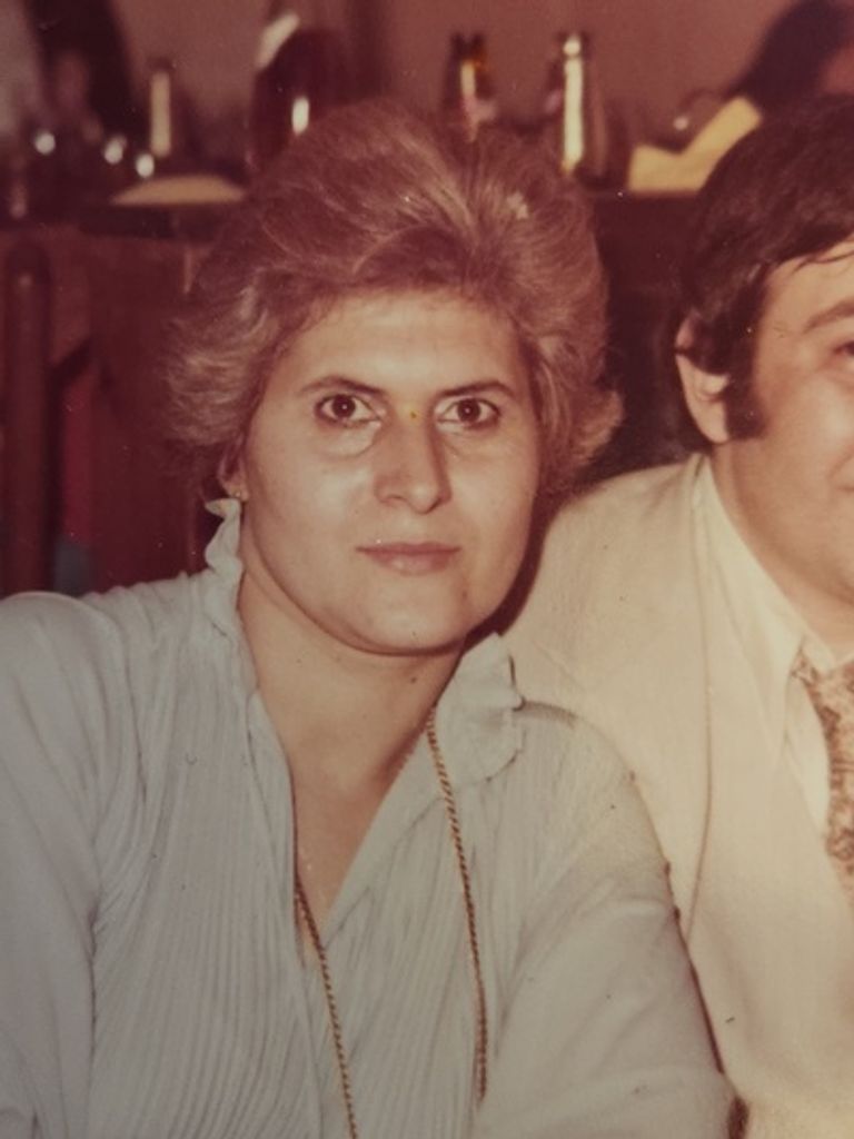 Effie Makarios Profile Photo