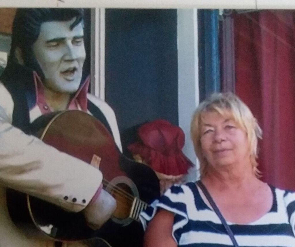 Roxanne (Hines)  Arnett