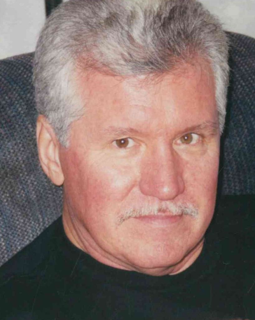 Richard “Mark” Gaines (Paw)