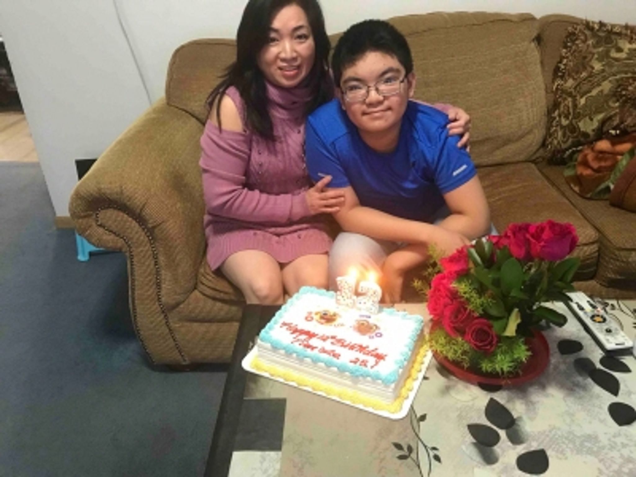 Thao Ngoc Thi Huynh photo gallery image 1 of 2