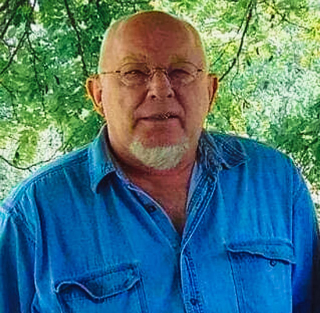Michael Blue Lyon Profile Photo
