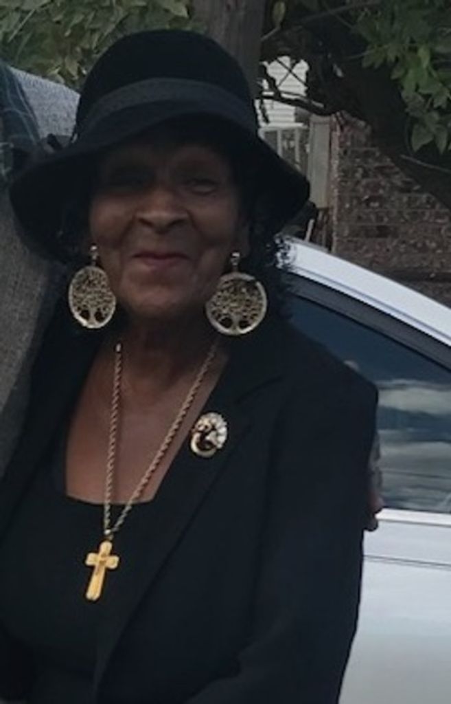 Annie C Lewis Profile Photo