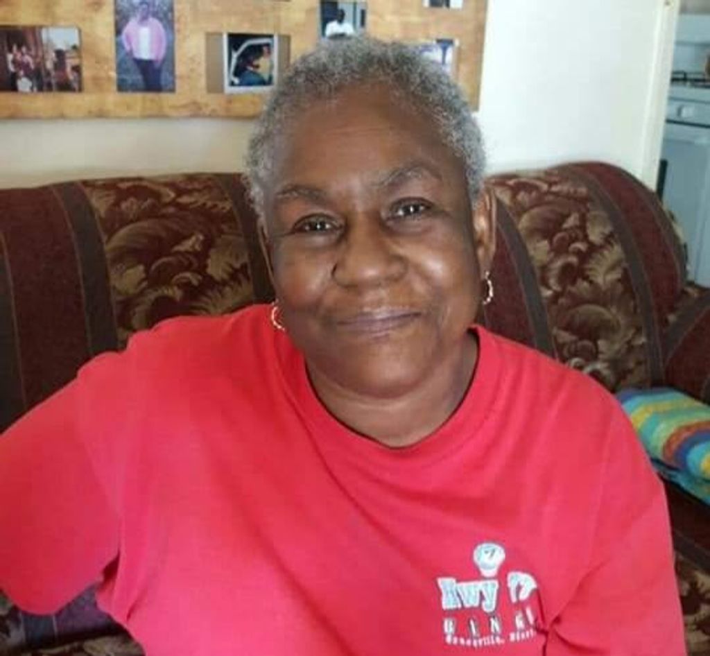 Ms. Robbie Sue (Hill)  Humphrey
