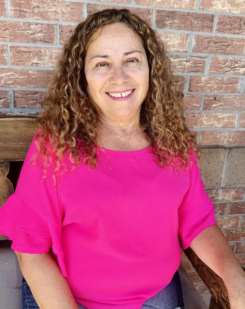 Maria Fe Hernandez Profile Photo