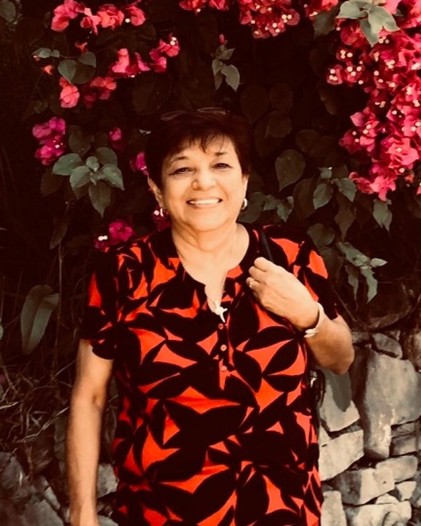 Laura Richards Vazquez Profile Photo