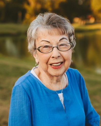 Vivian Ruth Thetford Sutton's obituary image