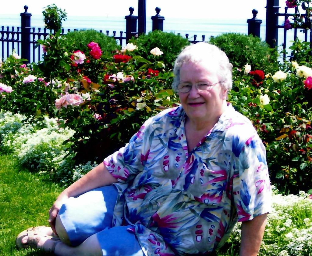 Louise Davis Profile Photo