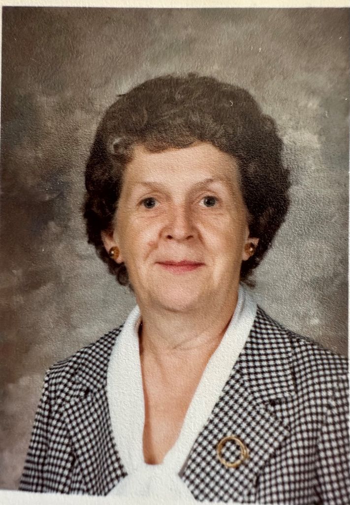 Elaine Leadbetter Profile Photo
