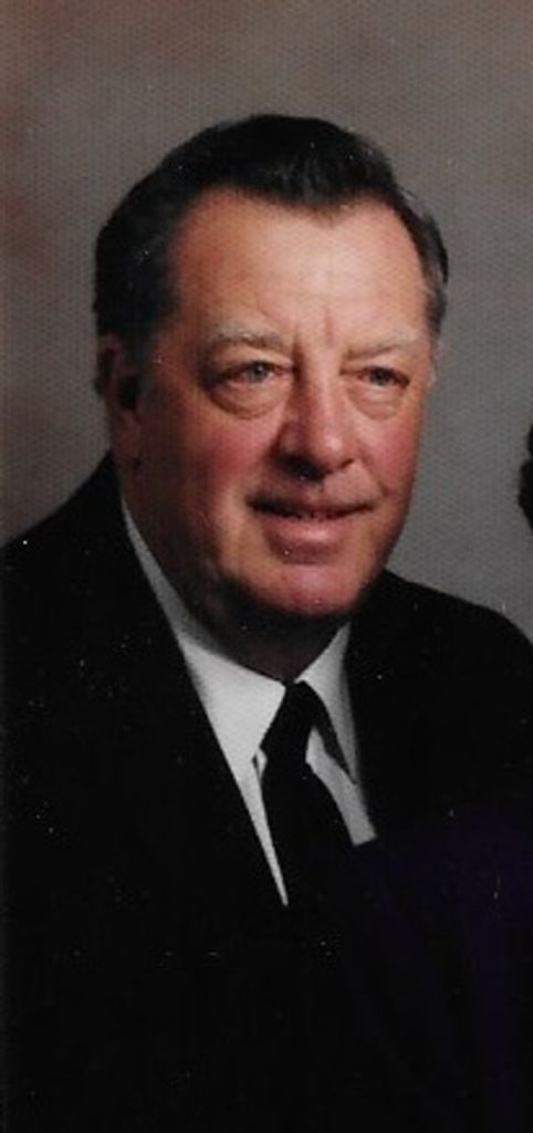 Willis E. ":Bill" Schroeder Profile Photo